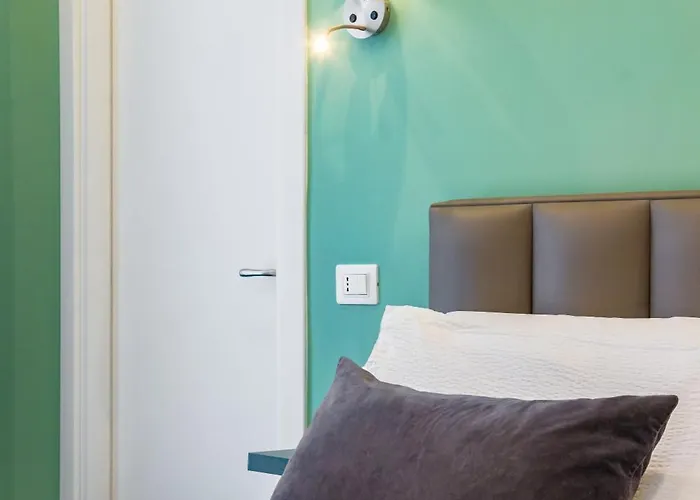 Bed & Breakfast Le Porte Di Partenope 4*