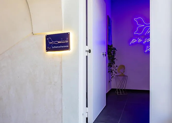 Bed & Breakfast Le Porte Di Partenope 4*