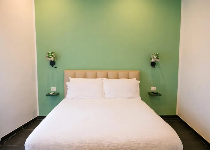 Le Porte Di Partenope Bed & Breakfast 4*