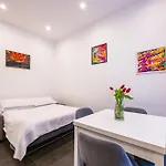Le Porte Di Partenope Bed & Breakfast 4*