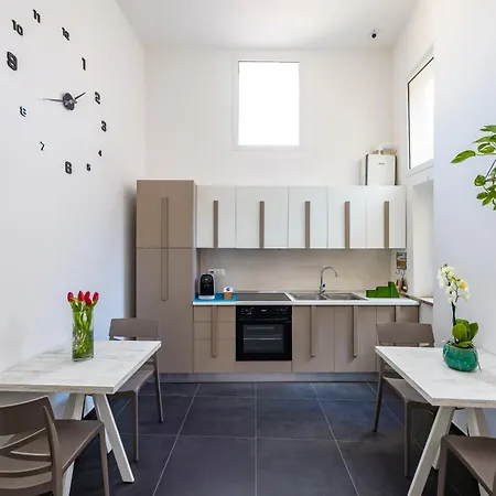 Le Porte Di Partenope Bed & Breakfast Napels